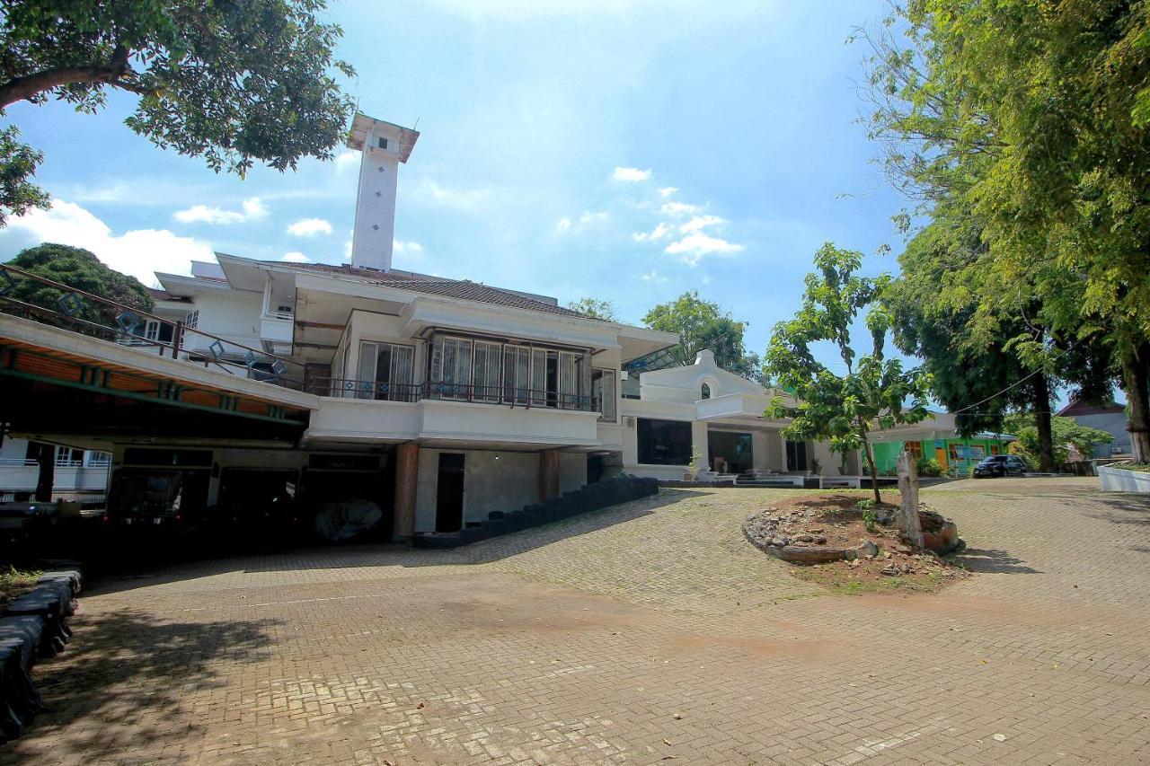 Oyo 2360 Hotel Rio Bengkulu Exterior photo